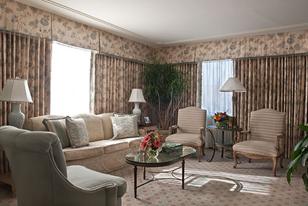 William Faulkner’s love of Hotel Monteleone inspired this lovely suite overlooking the French Quarter.