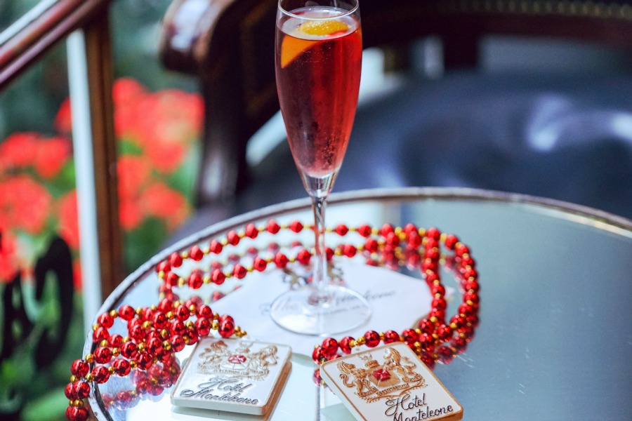 Enjoy a French 007 in our Carousel Bar as you count down to Mardi Gras Day. (Photo: Paul Broussard)