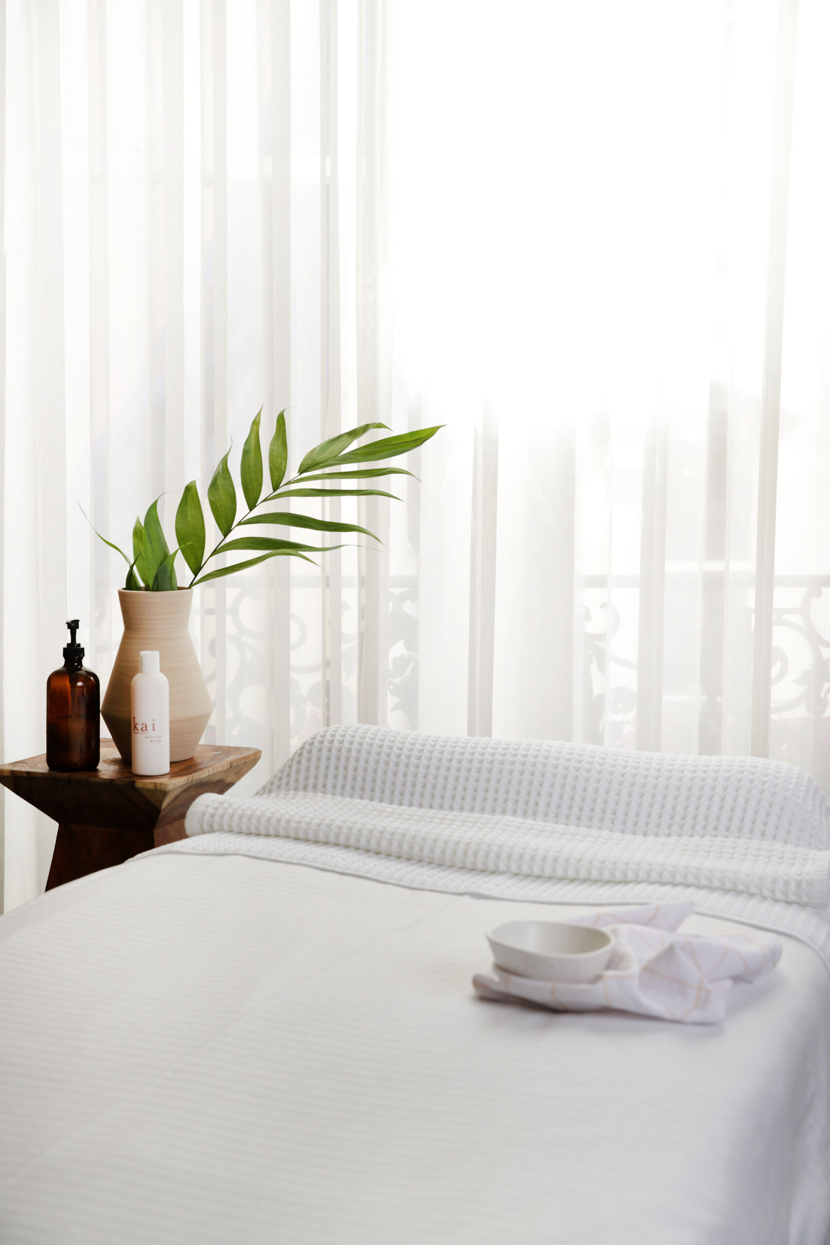 Photo of the interior Spa Aria massage room.